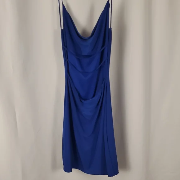 Elegant Blue Backless Dress - Picture 3 of 9